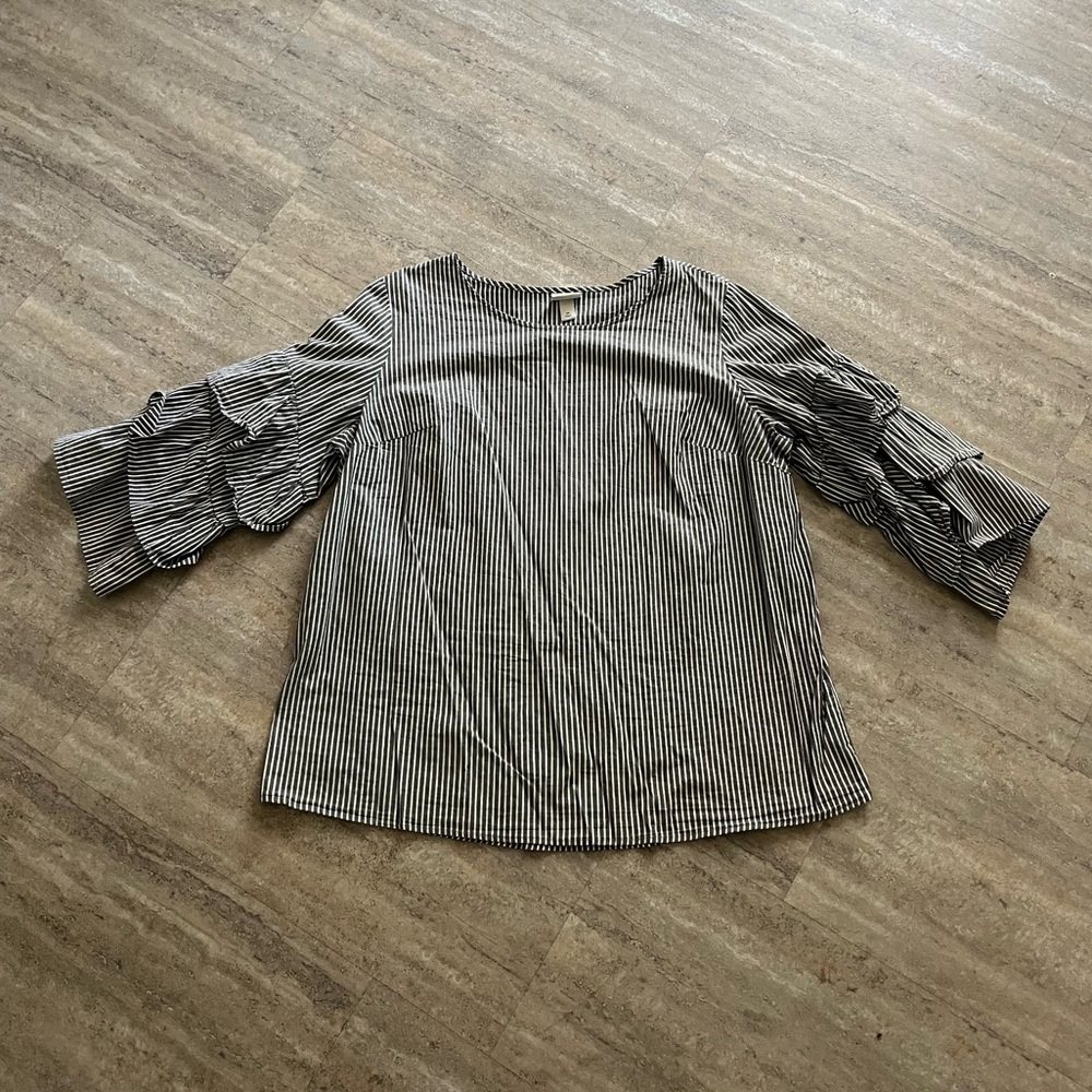 Ava & Viv chambray and white stripe top with ruffles sleeves